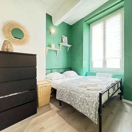 T2 Centre 3 Personnes Hippolyte Апартаменты *